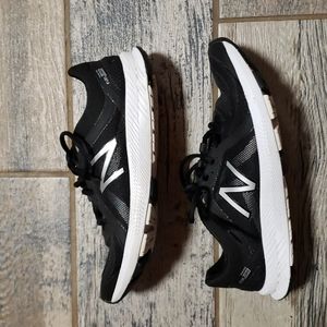 Used New balance fuel core sneaker size 8